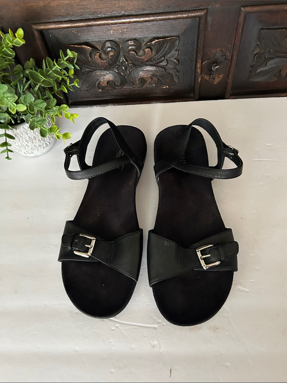 Vionic Black Leather Buckle Ankle-Strap Sandals